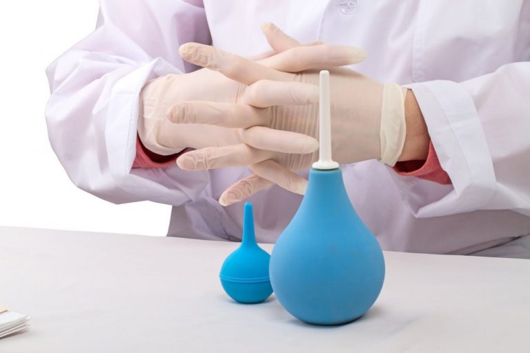 How to Use a Douche Bottle Properly [2024] JustBidet